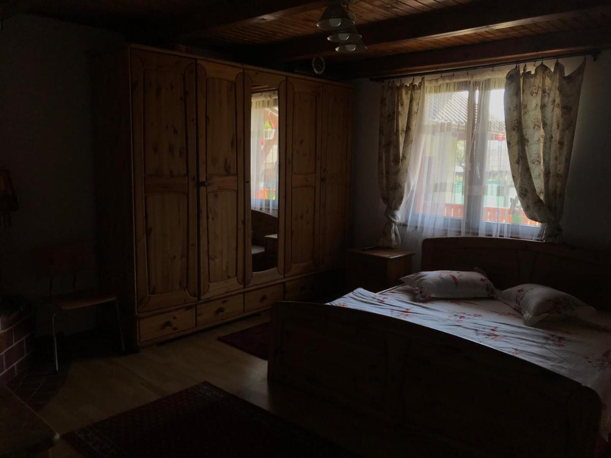 Вилла Casuta Din Munti Садова Экстерьер фото